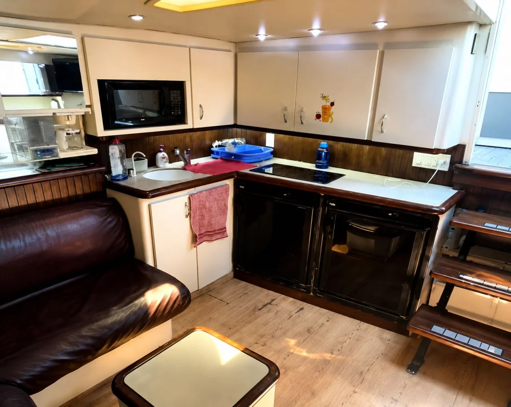 Yacht · 13.7m 6