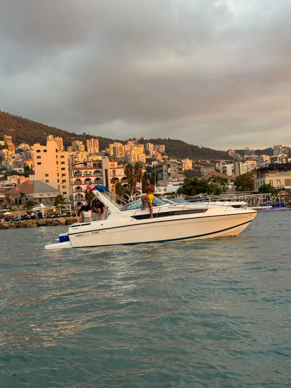 Yacht · 10m